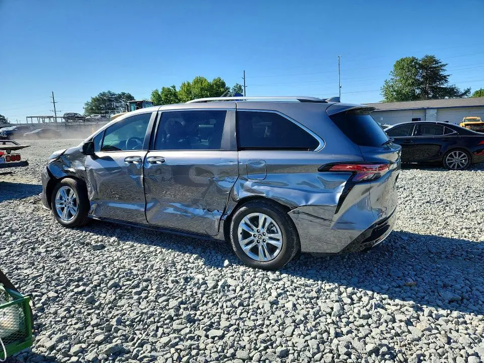 2026 TOYOTA SIENNA LIMITED 7-PASSENGER  