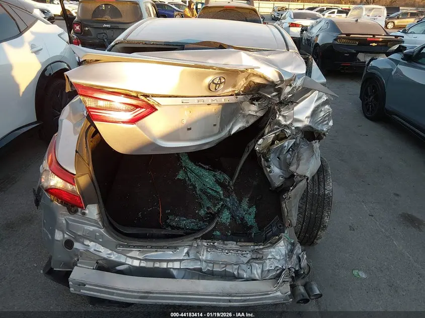 2018 TOYOTA CAMRY SE