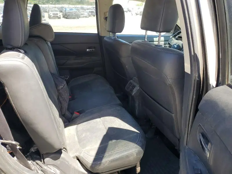 2019 MITSUBISHI OUTLANDER SE  