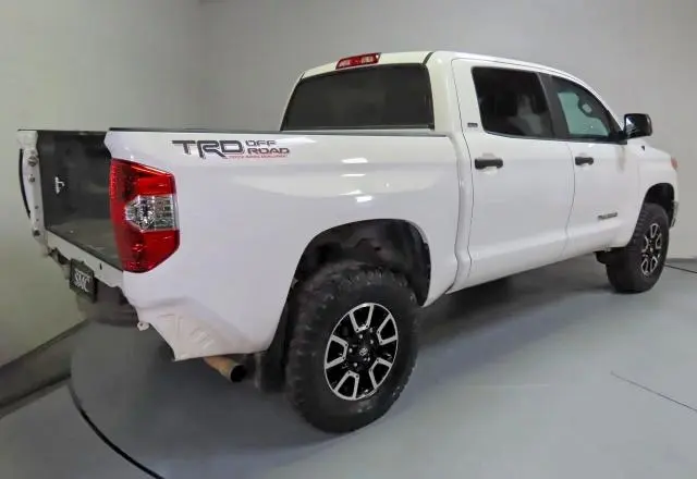 2016 TOYOTA TUNDRA CREWMAX SR5  