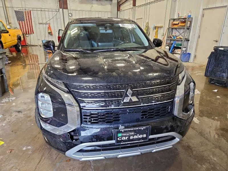 2023 MITSUBISHI OUTLANDER SE  