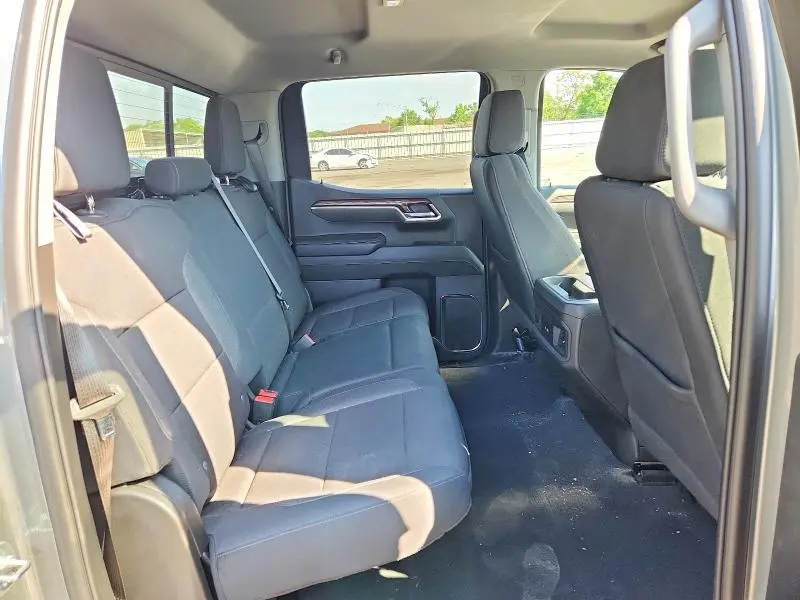 2025 CHEVROLET SILVERADO K1500 LT  