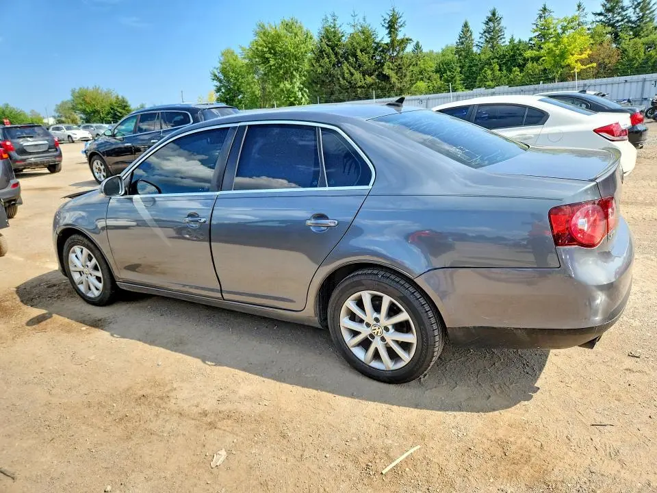 2010 VOLKSWAGEN JETTA SE  