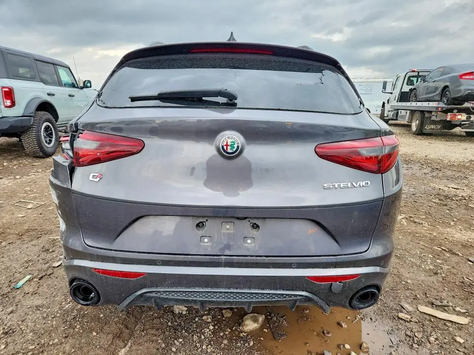 2022 ALFA ROMEO STELVIO TI  
