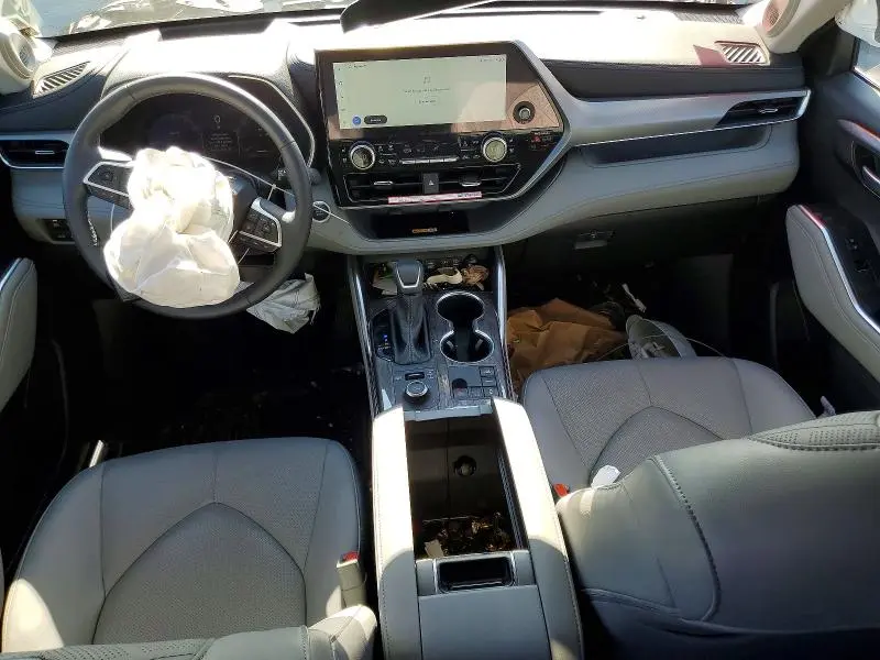 2025 TOYOTA HIGHLANDER PLATINUM  