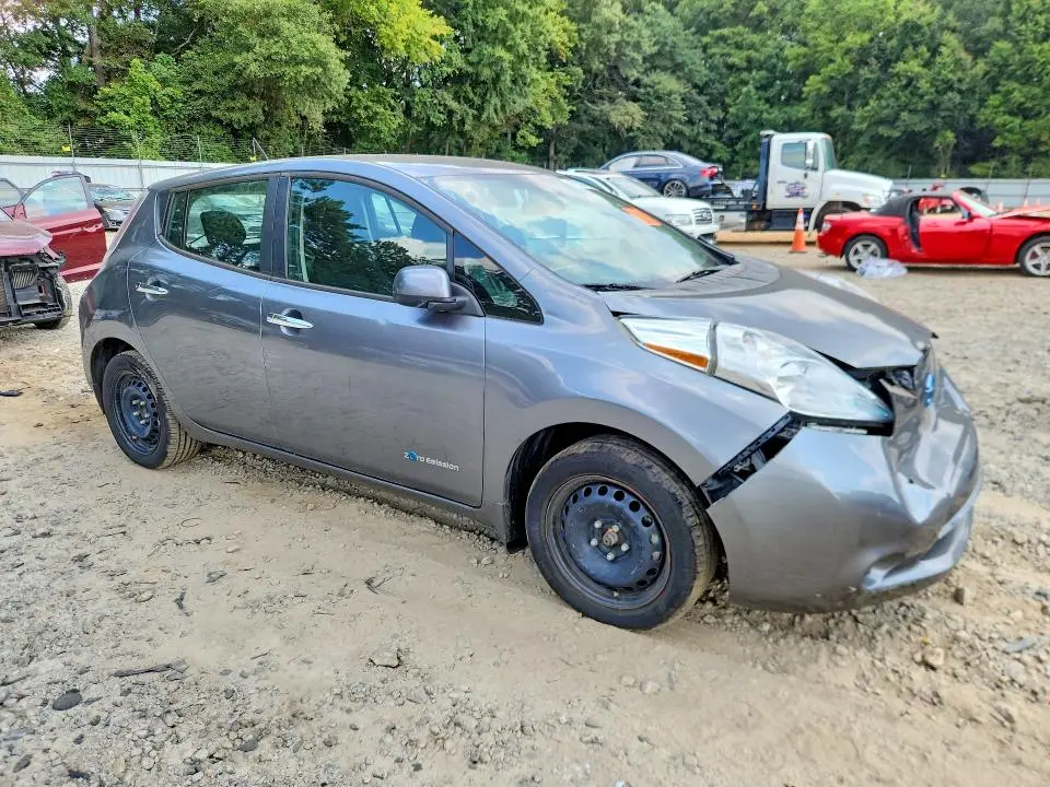 2015 NISSAN LEAF S  