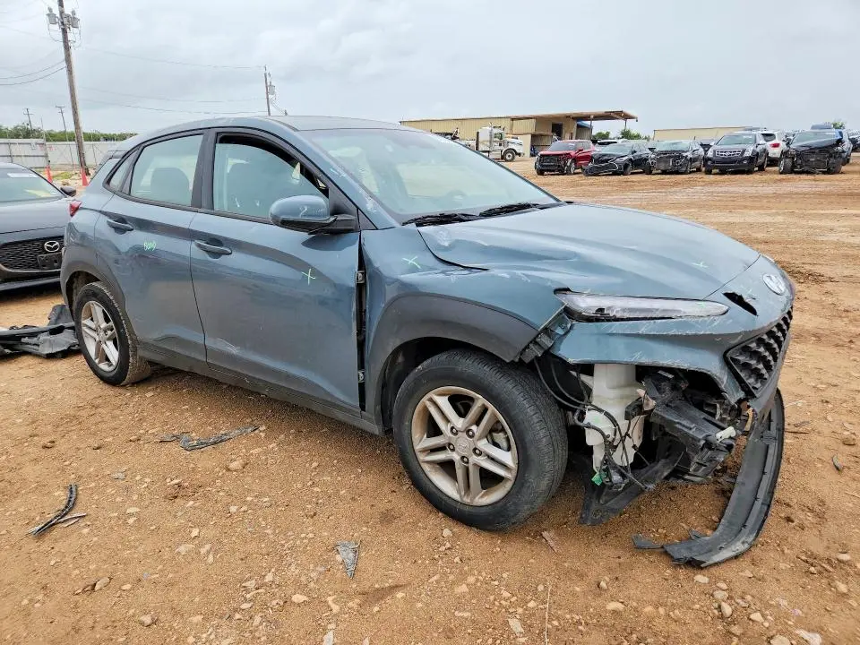 2022 HYUNDAI KONA SE  