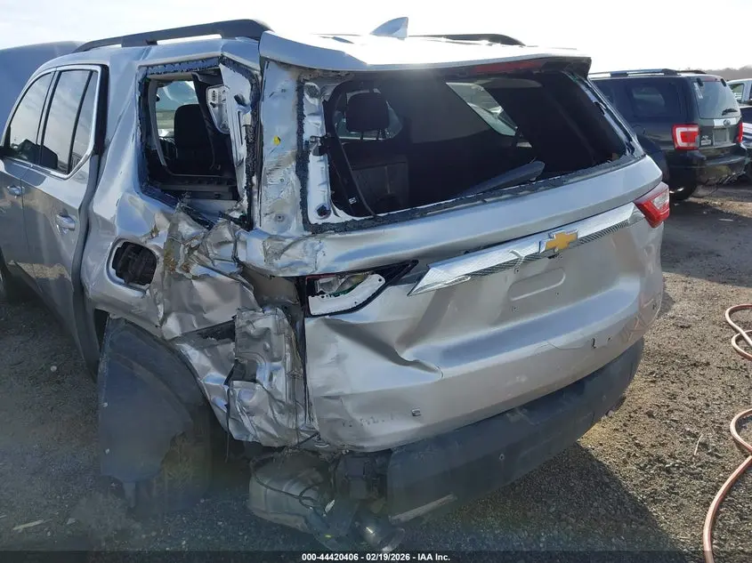 2021 CHEVROLET TRAVERSE FWD LT CLOTH