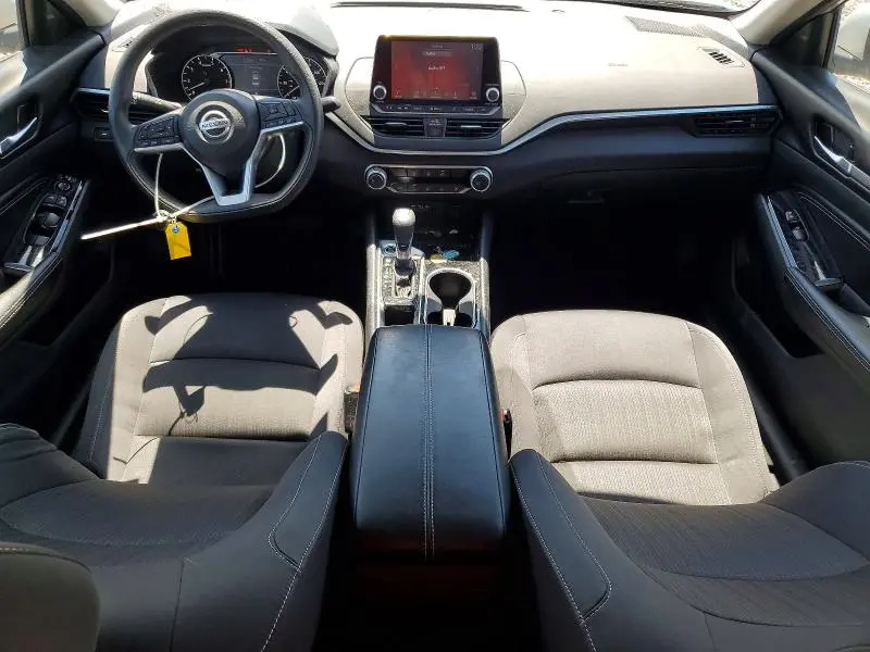 2021 NISSAN ALTIMA SV  