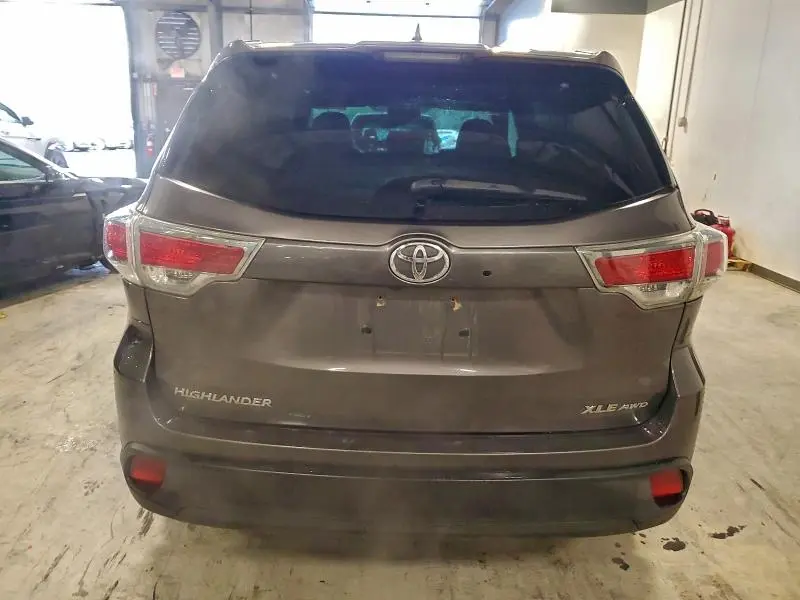 2016 TOYOTA HIGHLANDER XLE  