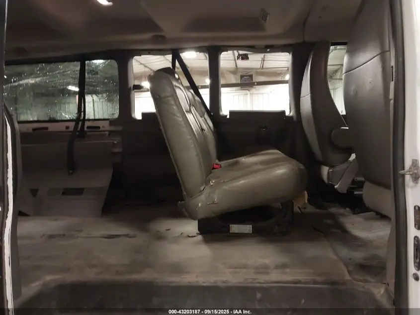 2013 GMC SAVANA 3500 LS