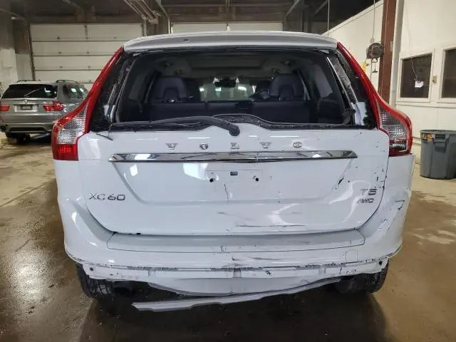 2016 VOLVO XC60 T5 PREMIER  