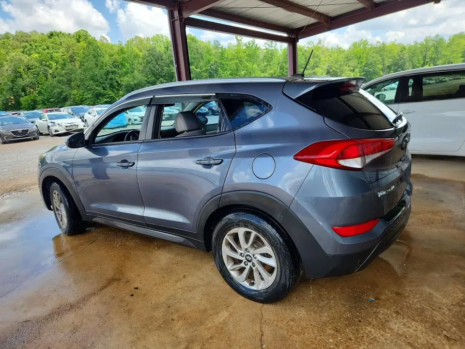 2016 HYUNDAI TUCSON SE  