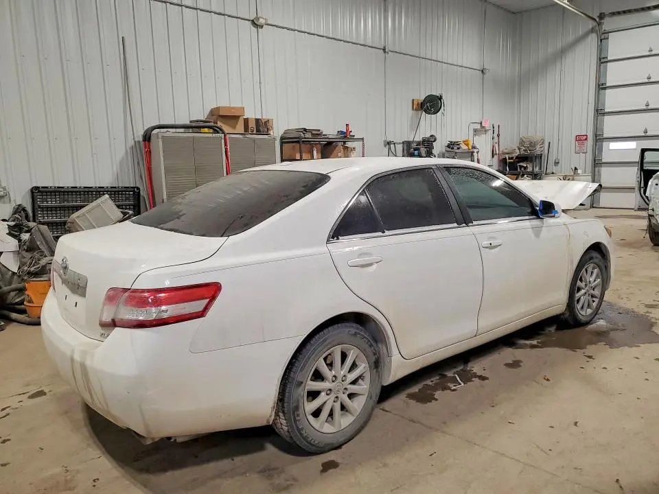 2011 TOYOTA CAMRY XLE  