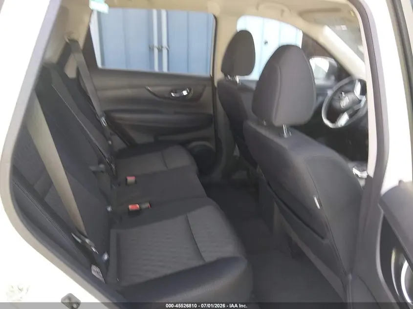 2017 NISSAN ROGUE SV