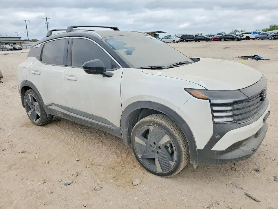 2025 NISSAN KICKS S  
