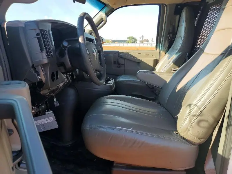2020 GMC SAVANA G3500 LS  