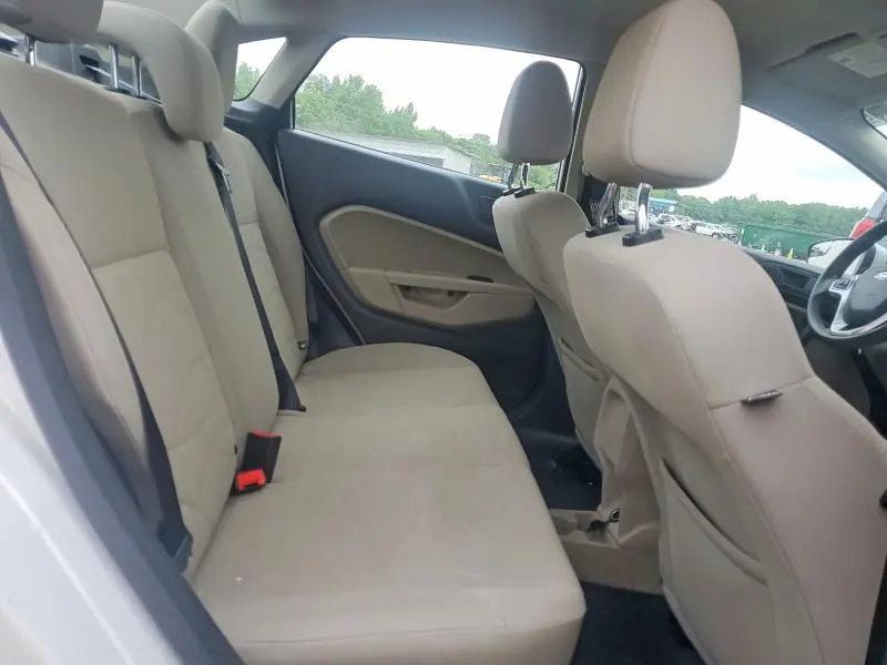 2017 FORD FIESTA SE  