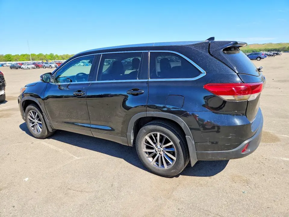 2019 TOYOTA HIGHLANDER XLE  