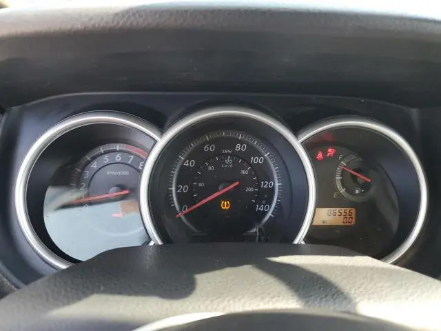 2010 NISSAN VERSA S  