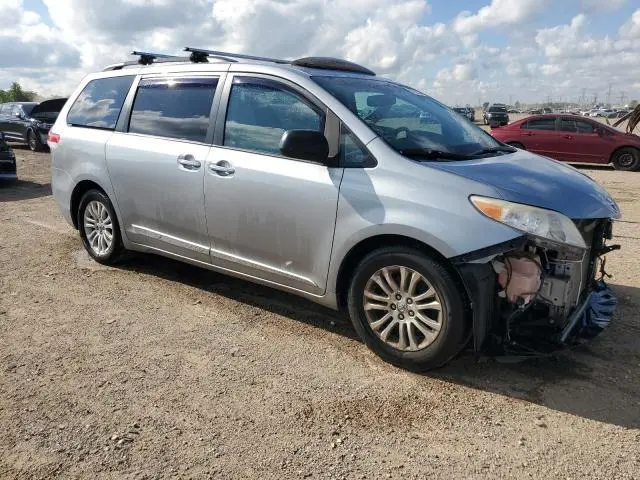 2012 TOYOTA SIENNA XLE  