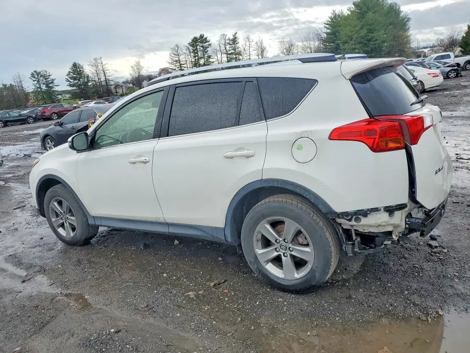 2015 TOYOTA RAV4 XLE  