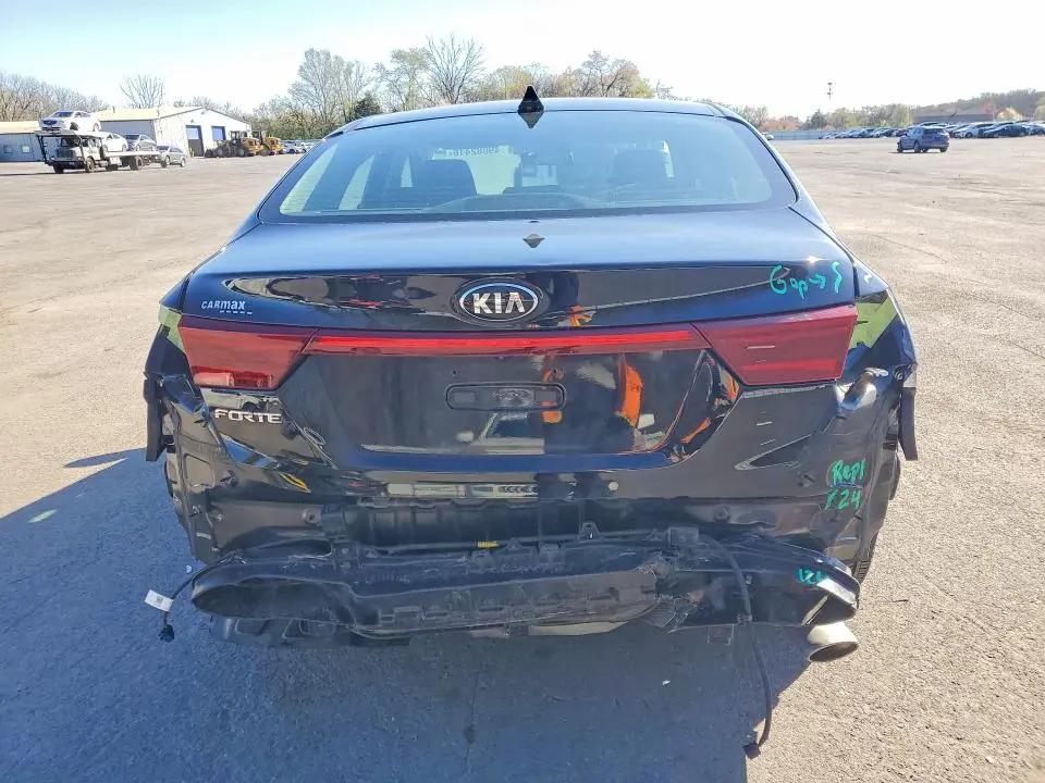 2019 KIA FORTE LXS  