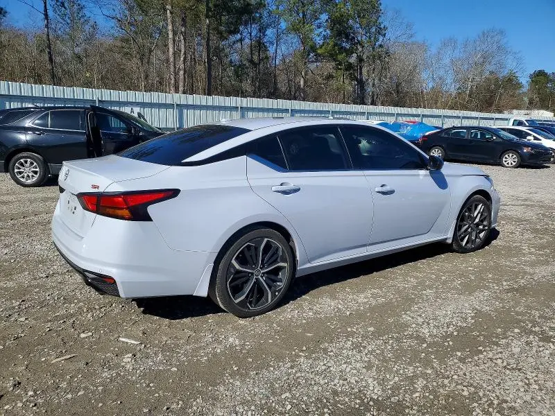 2024 NISSAN ALTIMA SR  