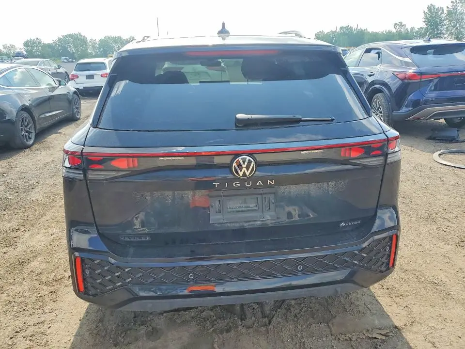 2025 VOLKSWAGEN TIGUAN SEL R-LINE BLACK  