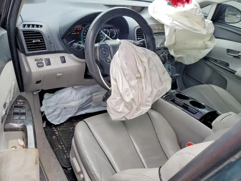 2015 TOYOTA VENZA XLE  