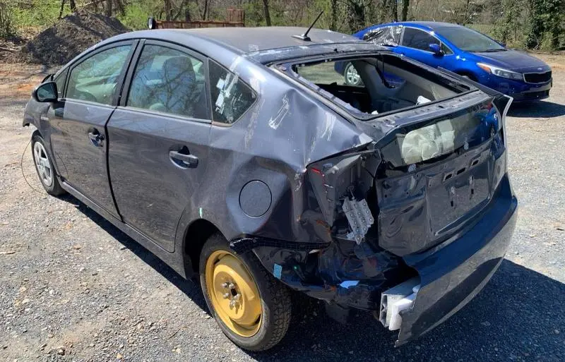 2010 TOYOTA PRIUS III  