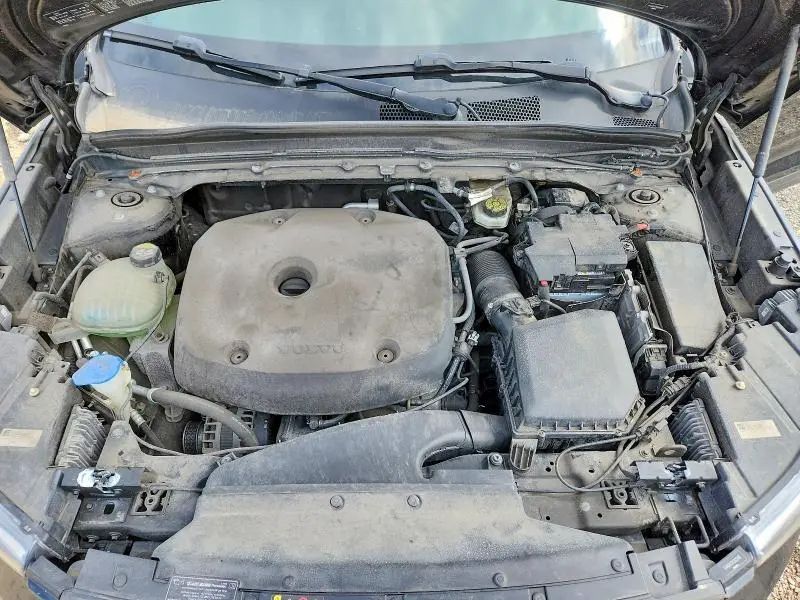 2019 VOLVO XC40 T5 MOMENTUM  