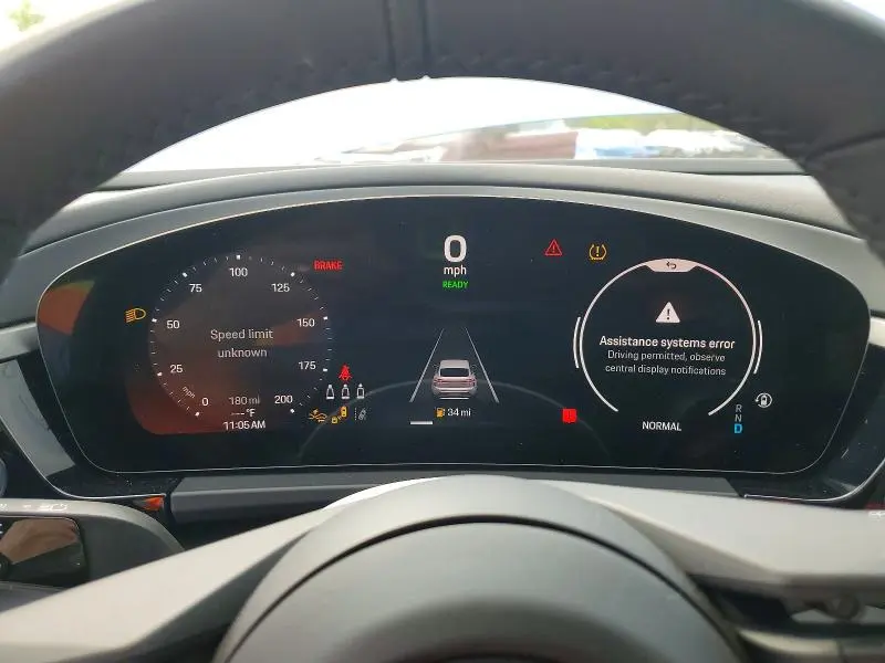 2025 PORSCHE MACAN TURBO  