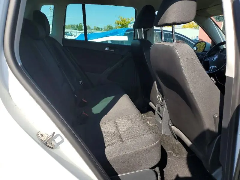 2015 VOLKSWAGEN TIGUAN S  