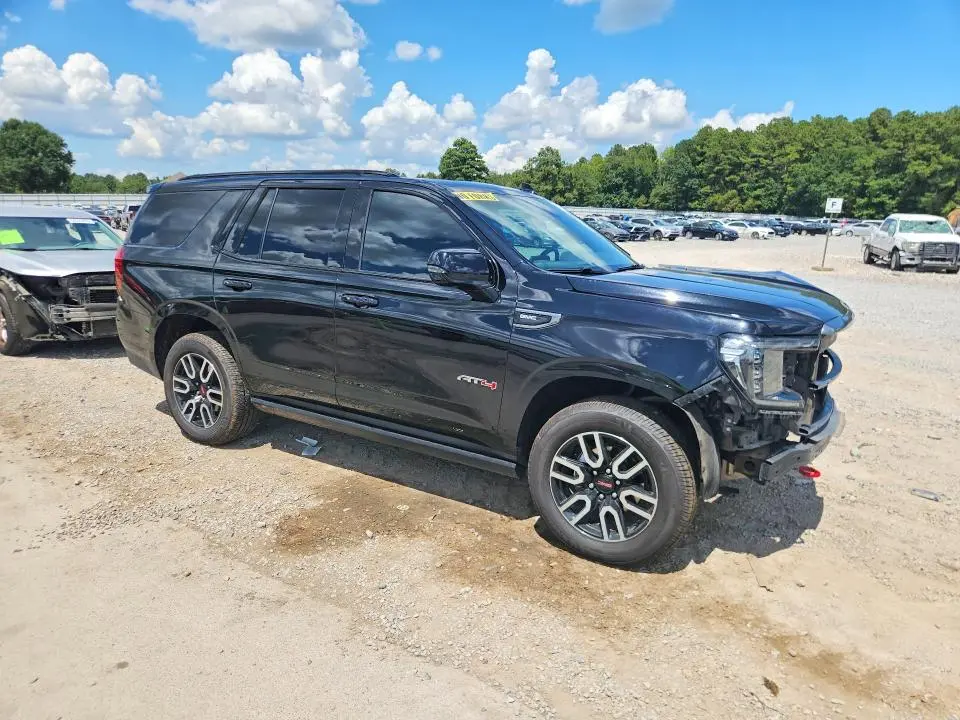 2023 GMC YUKON AT4  