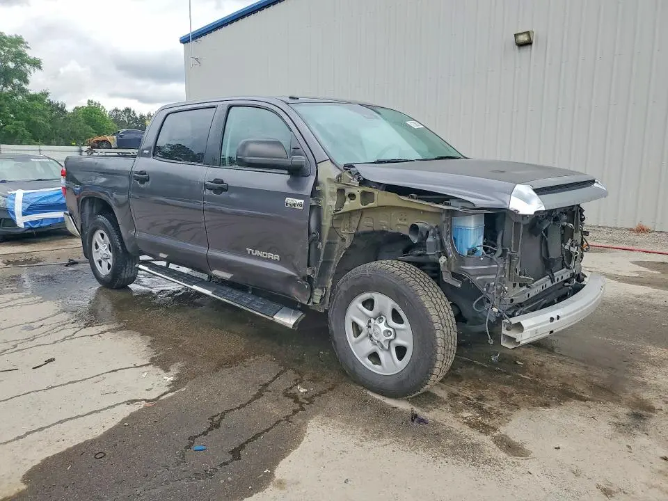 2019 TOYOTA TUNDRA CREWMAX SR5  