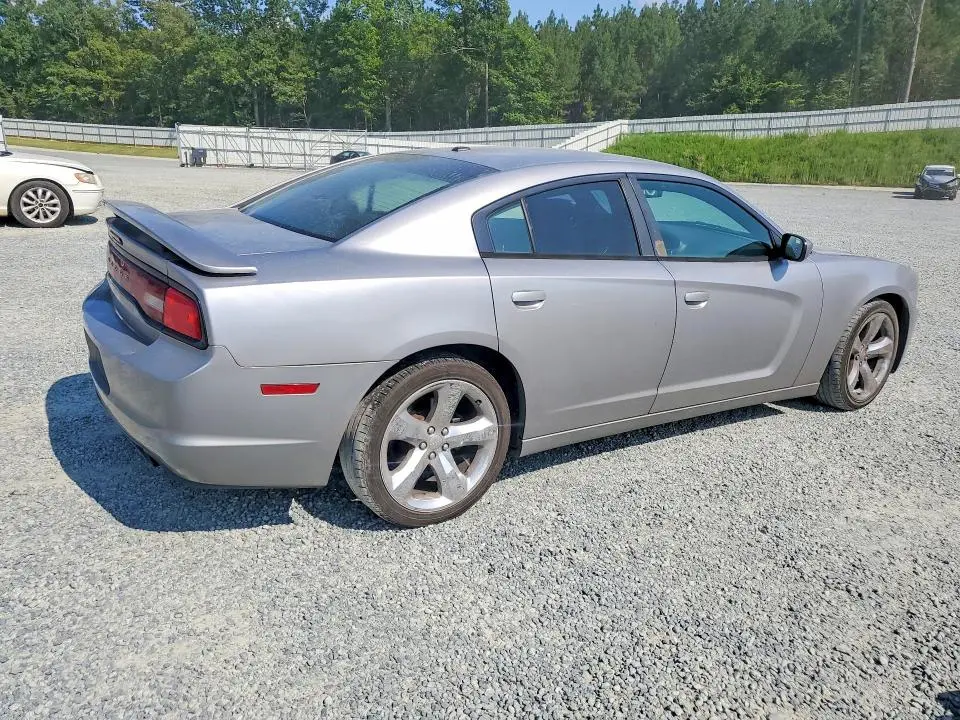 2013 DODGE CHARGER SE  
