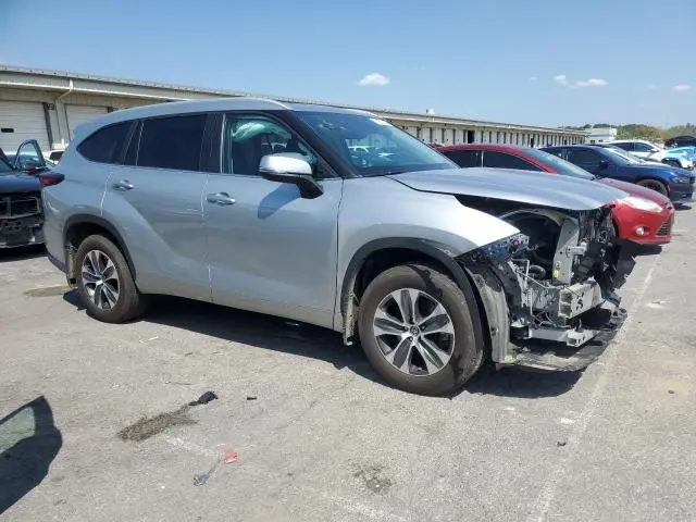 2024 TOYOTA HIGHLANDER LE  