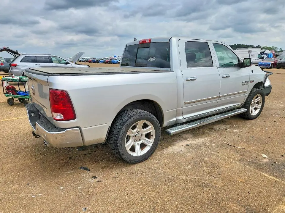 2017 RAM 1500 SLT  