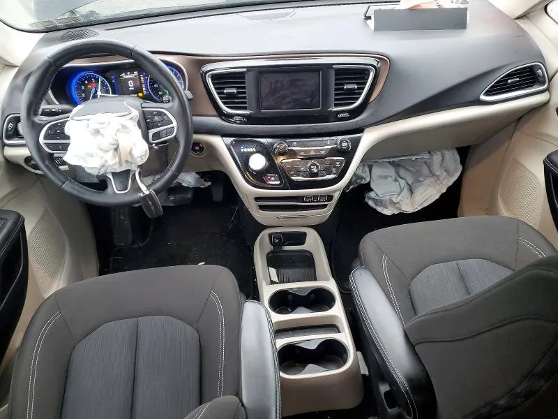 2024 CHRYSLER VOYAGER LX  