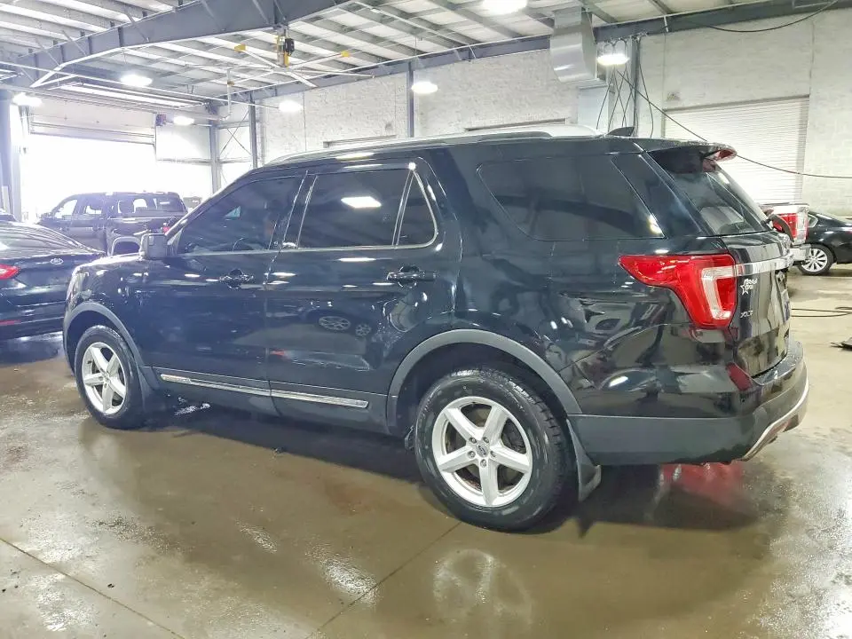 2017 FORD EXPLORER XLT  