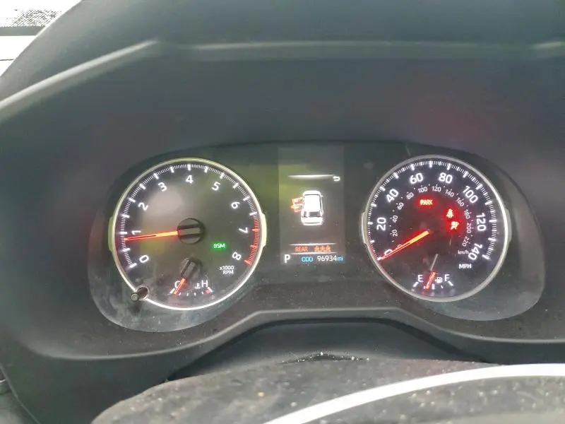 2021 TOYOTA RAV4 XLE  