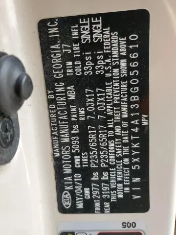 2011 KIA SORENTO BASE  