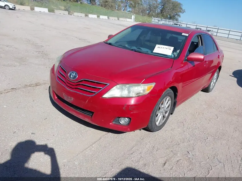 2011 TOYOTA CAMRY XLE