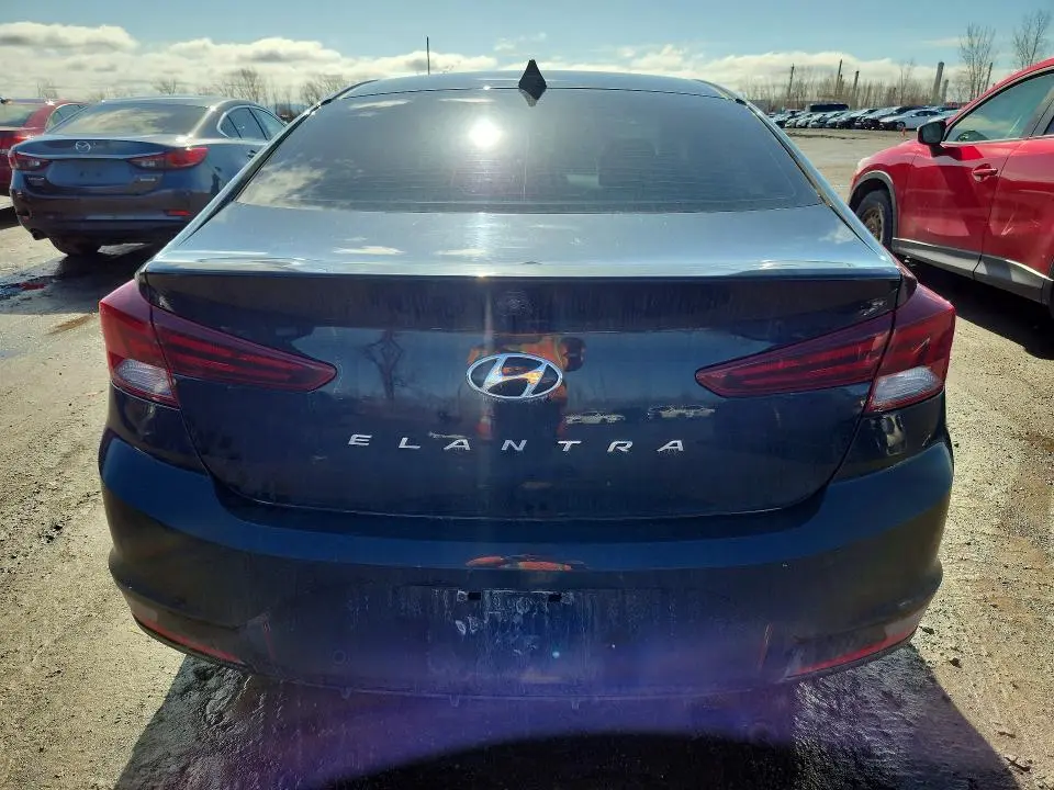 2019 HYUNDAI ELANTRA SE  