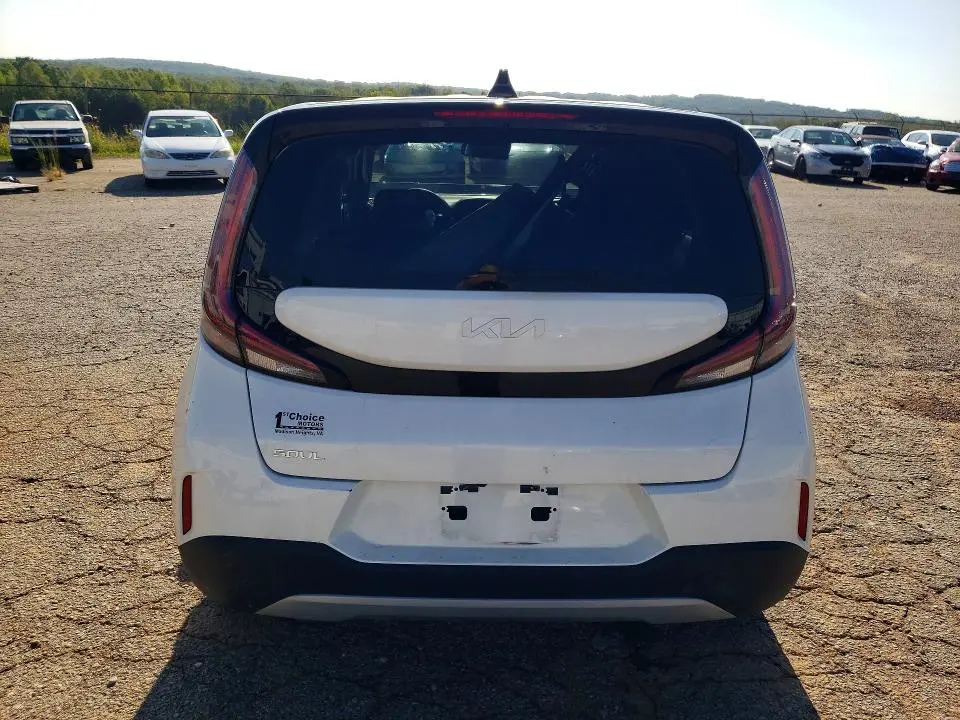 2024 KIA SOUL LX  