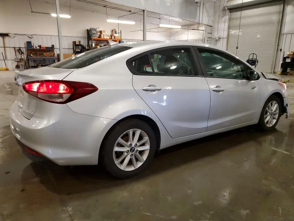2017 KIA FORTE LX  