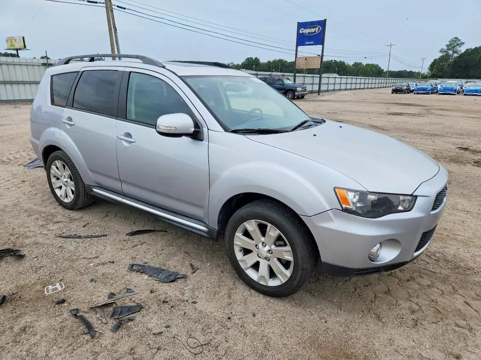 2013 MITSUBISHI OUTLANDER SE  