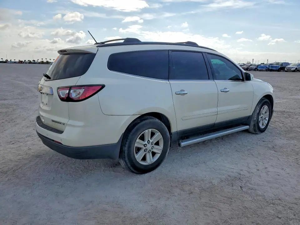 2014 CHEVROLET TRAVERSE LT  