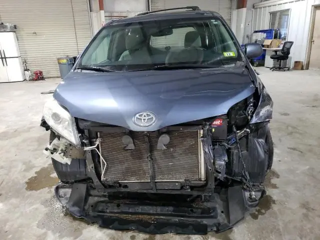 2015 TOYOTA SIENNA LE  